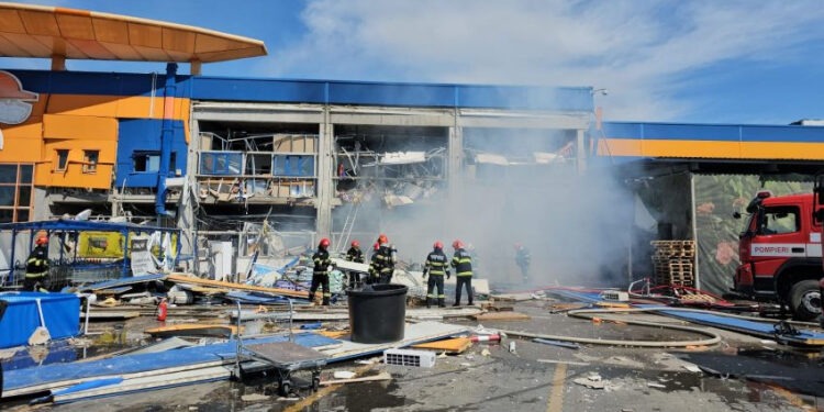 В Румынии в одном из магазинов прогремел взрыв. Сообщается о пострадавших