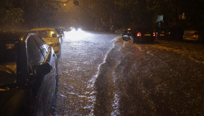В Бухаресте из-за непогоды некоторые авиарейсы перенаправили в аэропорты Болгарии