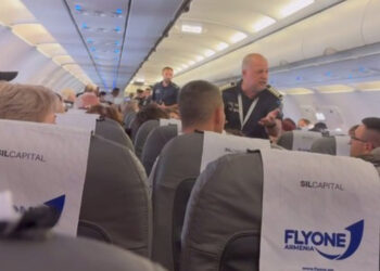 Одна из пассажирок самолета Ереван — Кишинев, находящаяся в Бухаресте: «После часов ожиданий нас везут к самолету, но никто не объяснил к какому»