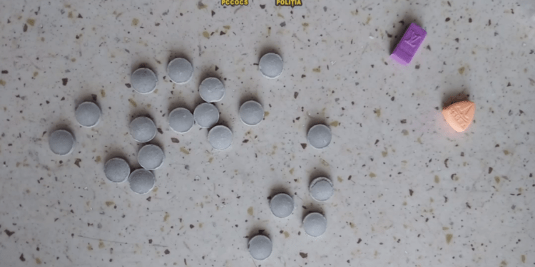 Полиция изъяла наркотики стоимостью 1,5 млн леев: задержаны четыре человека