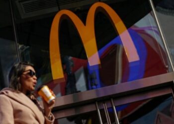 «Макдоналдс» отказался от использования ИИ после бекона в мороженом