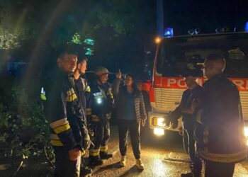 Из-за сильного ветра в Кишиневе пострадал мужчина. 88 населенных пунктов Молдовы остались без света