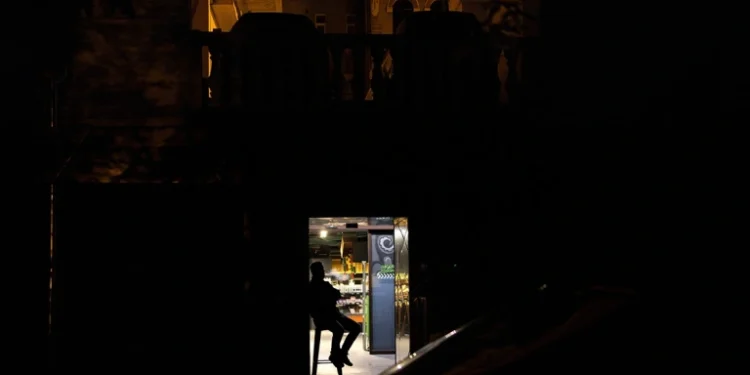 Почти по всей Украине ввели экстренные отключения электричества