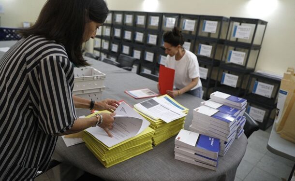 Во Франции начались досрочные парламентские выборы