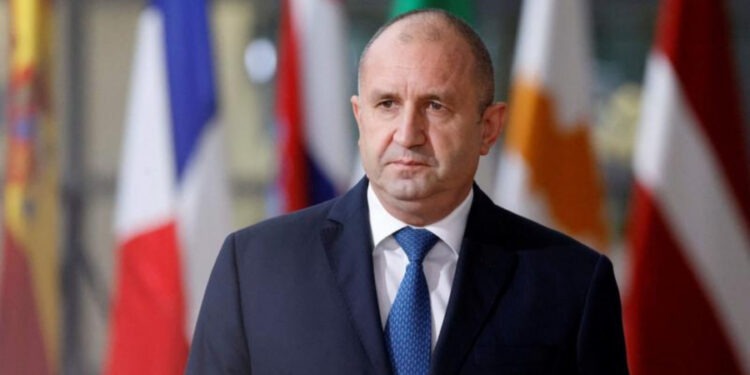 Președintele Bulgariei refuză să meargă la summit-ul NATO din iulie ca protest față de politica guvernamentală de susținere a Ucrainei