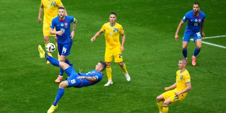 Украина победила Словакию со счетом 2:1 на Евро-2024