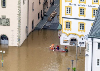 Inundaţiile au făcut prăpăd în Germania: Situația este „gravă şi critică” în Bavaria
