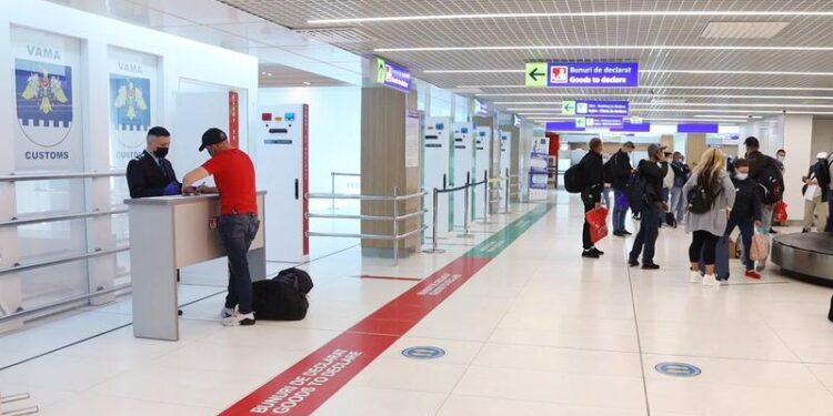 Amendă usturătoare pentru un bărbat din R. Moldova care a încălcat regimul de autoizolare și a mituit polițiștii de frontieră