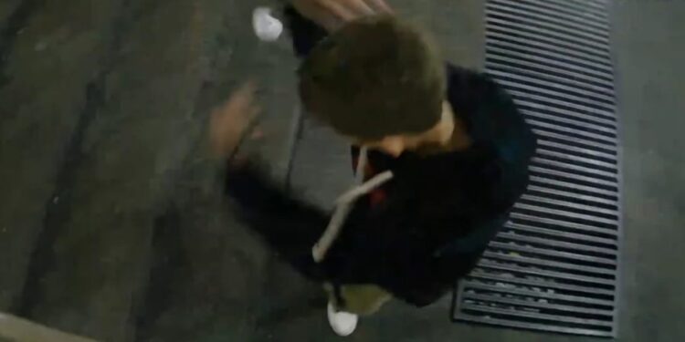 Un minor de 13 ani a deteriorat camera video dintr-un pasaj subteran. Acesta a fost prins de poliție