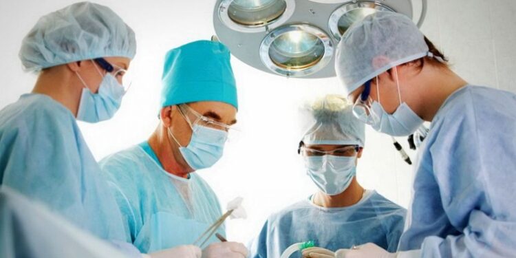 Numărul operațiilor acoperite de asigurarea medicală obligatorie va fi majorat