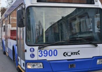 Circulația mai multor rute de troleibuz din capitală, afectată de un deranjament la rețeaua de contact