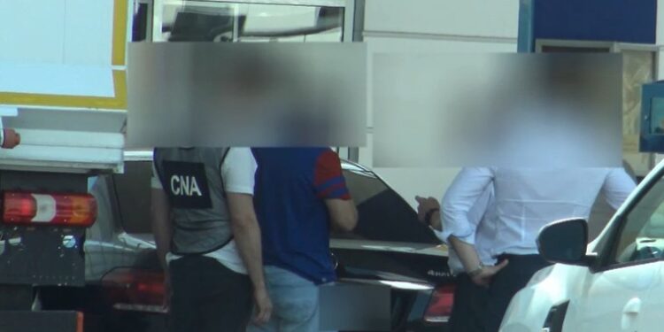 Un vameș de la Sculeni, reținut de CNA. Ar fi facilitat un caz de contrabandă, pentru mită de 10.000 de euro