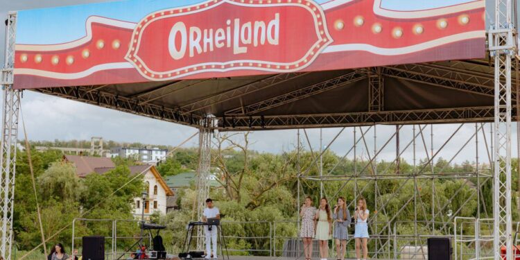 Sărbătoarea baloanelor de săpun la OrheiLand a unit familii și a făcut sute de copii fericiți