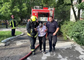 Un incendiu a avut loc în Capitală: Trei persoane au fost evacuate