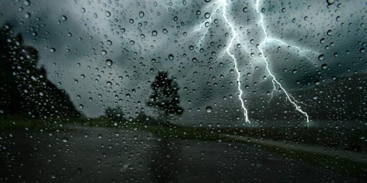 Дожди с грозами по всей территории страны: прогноз погоды на среду