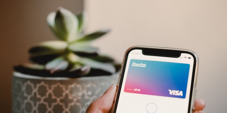 Revolut își retrage serviciile din Moldova: Nu a fost o decizie ușoară