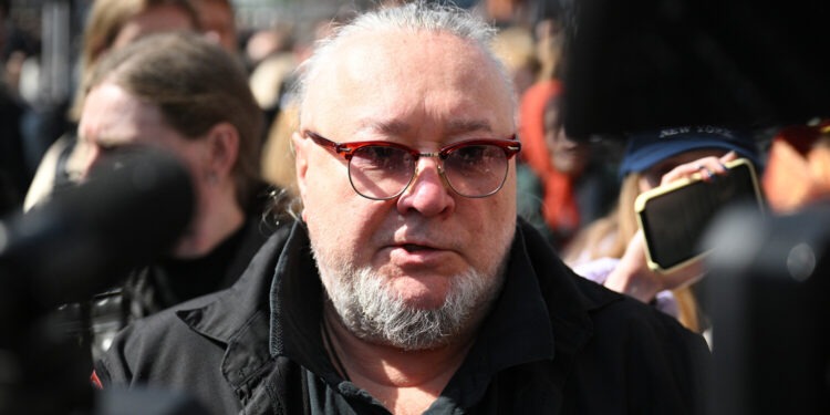 Сын модельера Вячеслава Зайцева умер в возрасте 64 лет