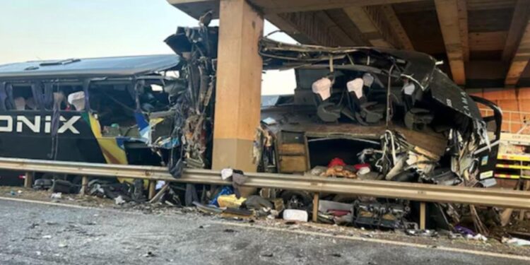 Cel puţin zece morţi şi 42 de răniţi în sud-estul Braziliei, într-un accident de autocar