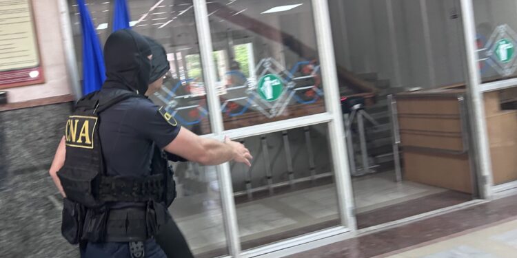 Șeful Interpol Moldova, Viorel Țentiu, trimis în arest la domiciliu. Procurorii vor contesta hotărârea