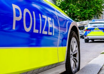 Un poliţist german a furat 180 kg de brânză dintr-un camion răsturnat după un accident. Unde a dus bărbatul „prada”