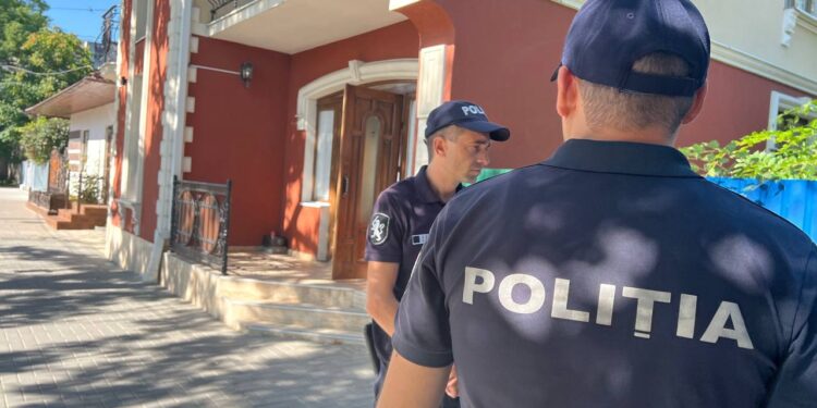 Обыски в Комрате: полиция блокировала офис команды Илана Шора