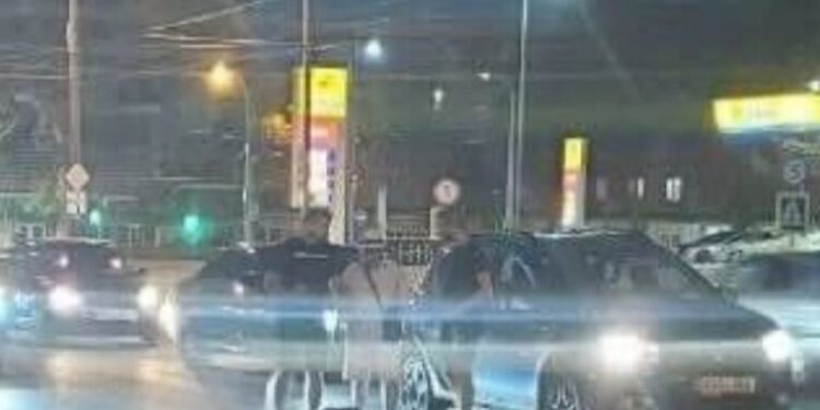 В Кишиневе автомобиль сбил пешехода, переходившего дорогу в неположенном месте