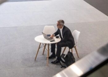 Греция первой в ЕС ввела шестидневную рабочую неделю