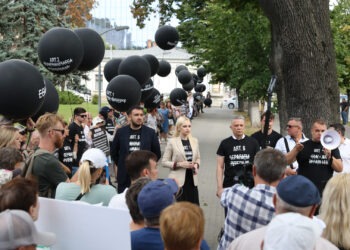 „PAS își șterge picioarele de Constituție»: blocul „Victorie” a organizat o acțiune de protest în apărarea legii fundamentale a Republicii Moldova