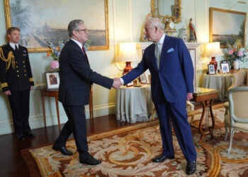 Keir Starmer a fost primit de regele Charles la Palatul Buckingham și desemnat oficial noul prim-ministru al Marii Britanii