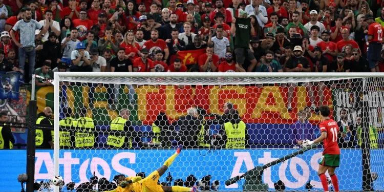 Франция одолела Португалию в серии пенальти и стала полуфиналистом Евро-2024