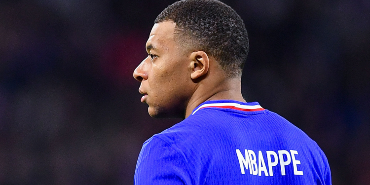 Kylian Mbappé a devenit oficial jucătorul echipei Real Madrid