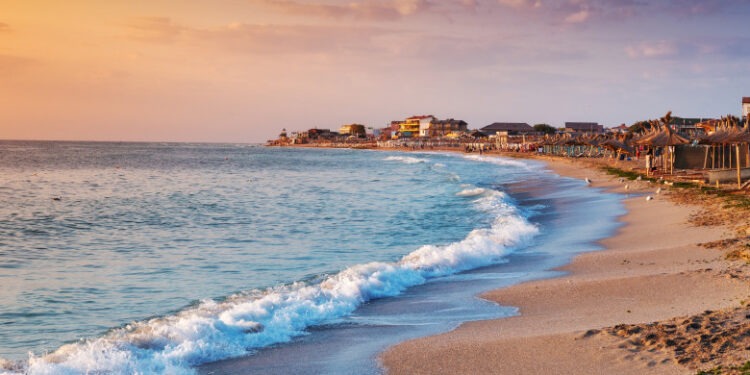 Cât costă o zi de plajă pe litoralul românesc în plin sezon estival. Stațiunile sunt pline de turiști în acest weekend