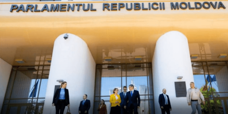 Reprezentanții PAS din comisia parlamentară au votat împotriva valorilor tradiționale