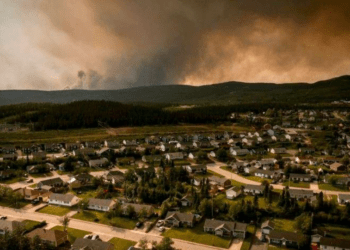9.000 de persoane, evacuate în nord-estul Canadei din cauza incendiilor de vegetaţie