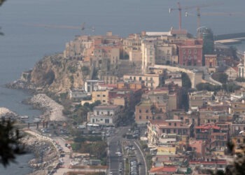Cutremur în zona supervulcanului Campi Flegrei din Italia. Acesta a fost resimțit în mai multe regiuni din Napoli