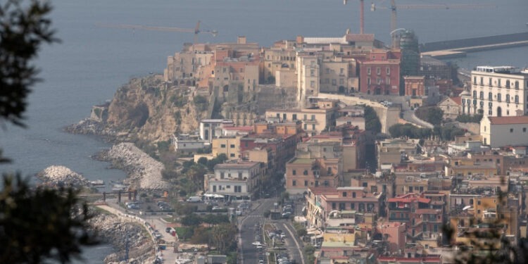 Cutremur în zona supervulcanului Campi Flegrei din Italia. Acesta a fost resimțit în mai multe regiuni din Napoli