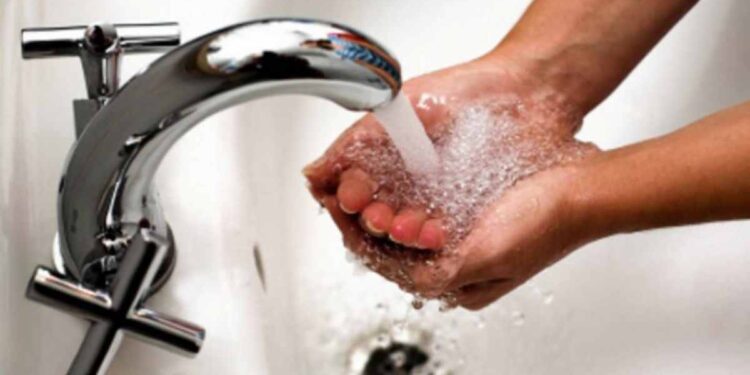 Consumatorii din sectorul Rîșcani al Capitalei nu vor avea apă caldă. Care este motivul