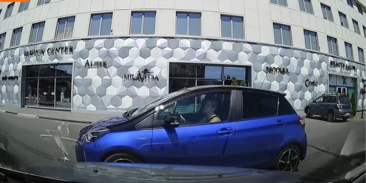 Momentul în care o șoferiță „se parchează” într-un magazin de lenjerie din Chișinău