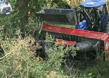 Accident fatal la Orhei: Doi muncitori de la salubrizare au decedat, după ce remorca în care se aflau s-a decuplat și a derapat de pe traseu