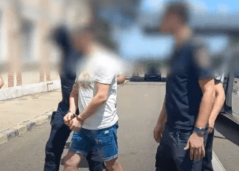 Un cetățean român căutat de INTERPOL a fost reținut pe Aeroportul Internațional din Chișinău și extrădat autorităților române