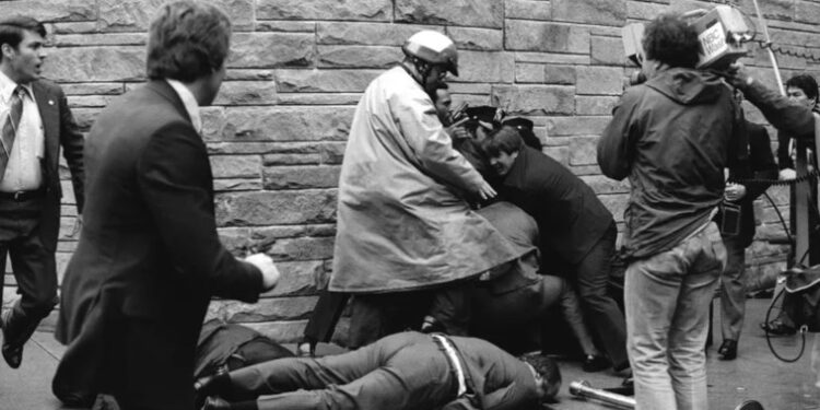 Asasinatul politic în SUA: Patru președinți uciși, mai multe atentate eșuate. Ronald Reagan, ultimul vizat