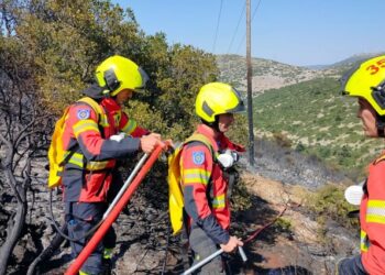 Pompierii moldoveni continuă să lupte cu incendiile din Grecia