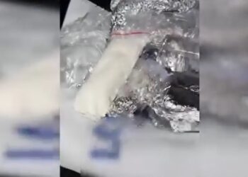 Afacere cu droguri la Chișinău și Bălți, dată peste cap de polițiști. Trei tineri, reținuți