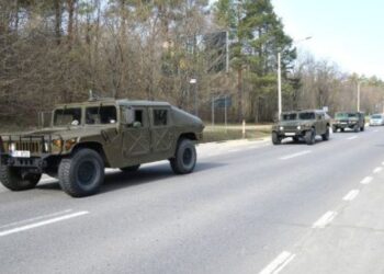 Militarii moldoveni primesc 20 de vehicule din SUA. Mașinile vor fi aduse în țară pe timp de noapte