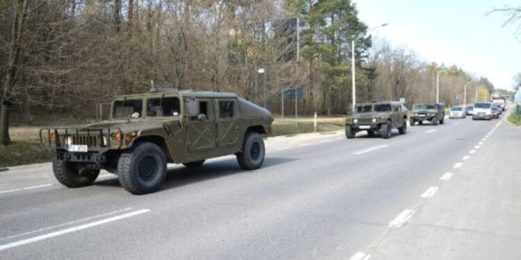 Militarii moldoveni primesc 20 de vehicule din SUA. Mașinile vor fi aduse în țară pe timp de noapte