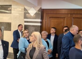Deputații din blocul «Victorie» vor depune o plângere la Procuratură, solicitând pornirea urmăririi penale împotriva tuturor celor care execută ordinele ilegale ale autorităților PAS și îi împiedică să intre în sala de ședințe plenare