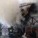 Două vile, distruse de un incendiu în orașul Codru. Un bărbat a ajuns la spital
