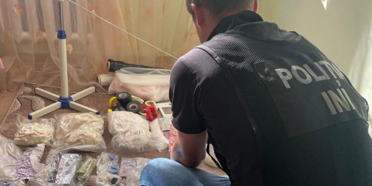 Droguri de peste 4 milioane de lei, ridicate de ofițerii Antidrog a INI. Suspectul – reținut și plasat în arest