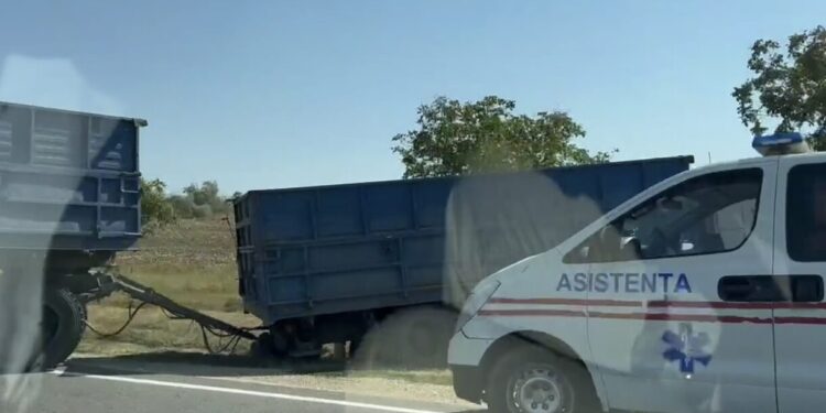 В Резинском районе легковой автомобиль врезался в грузовик, пытаясь его обогнать