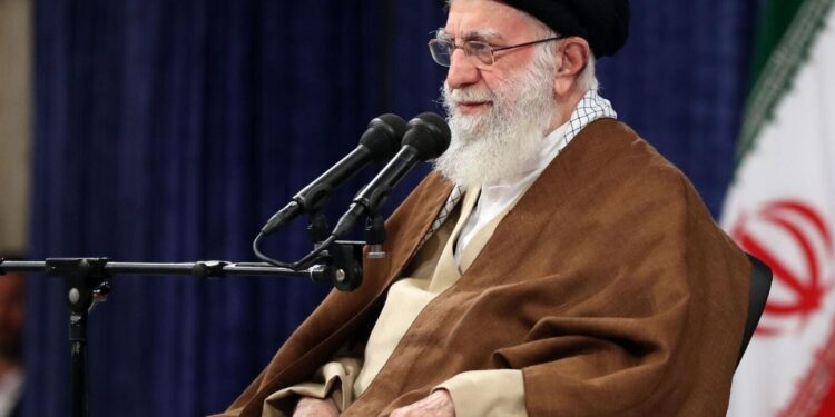 The New York Times: Али Хаменеи приказал нанести удар по Израилю в ответ на убийство лидера ХАМАС Исмаила Хании в Тегеране